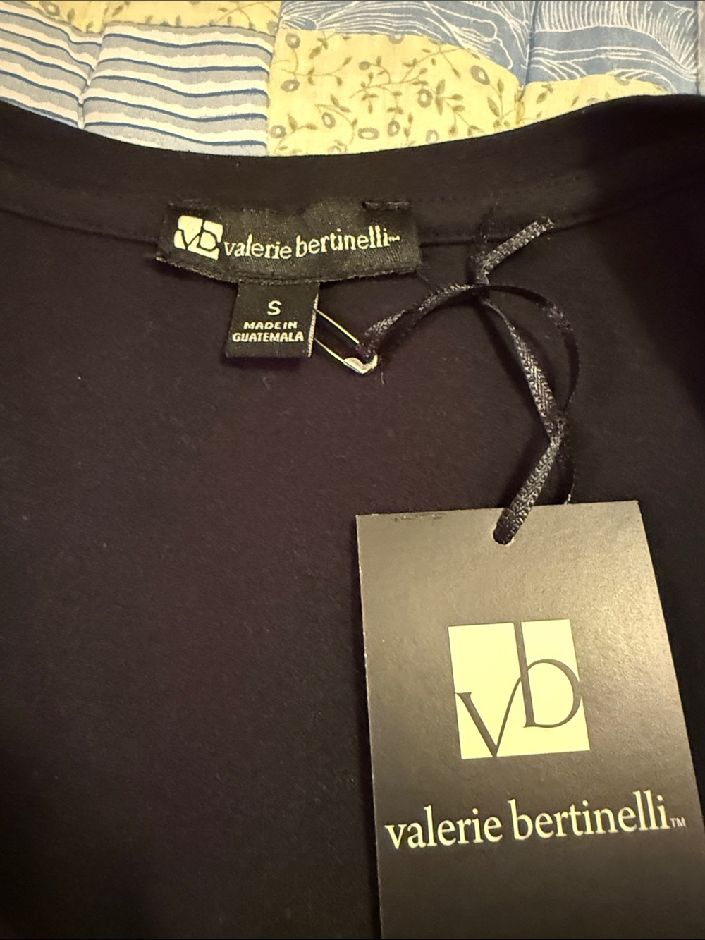Sleeveless Black Studded Scoop Neck Tank Top - Picture 5 of 6